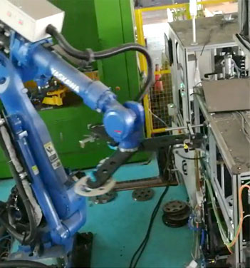 Transmission Component Robot Integration with Traceability software